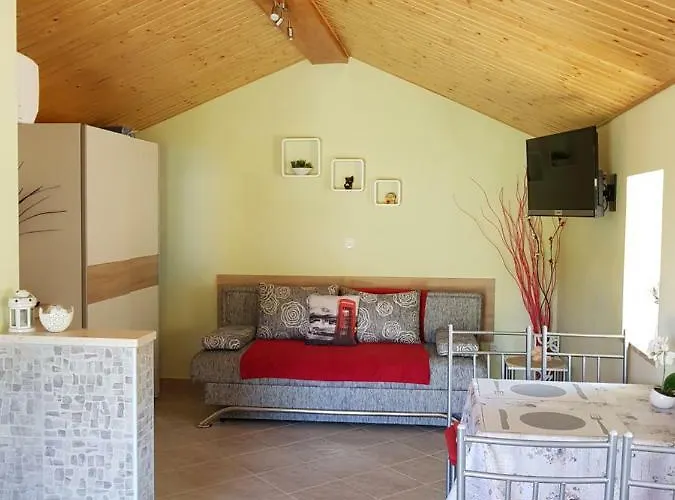 Holiday home Diana Brsec